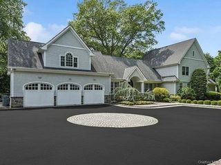 3 The Brae, Woodbury, NY 11797