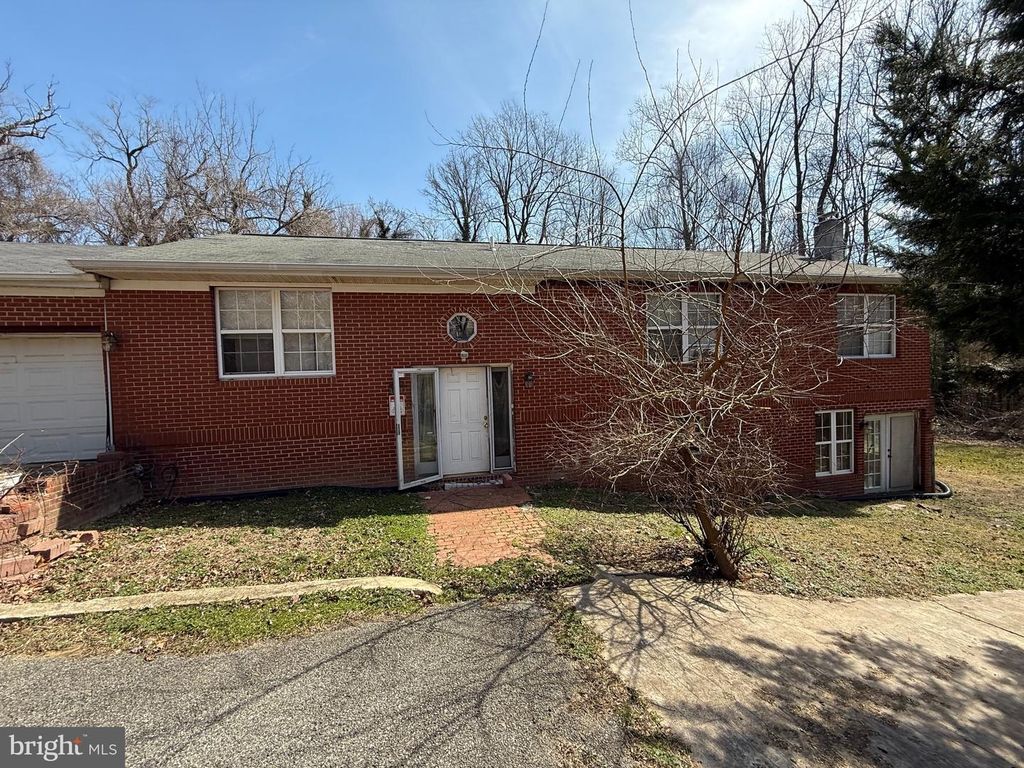 Image 1 of property listing at 6231 8TH ST, Chesapeake Beach, MD 20732