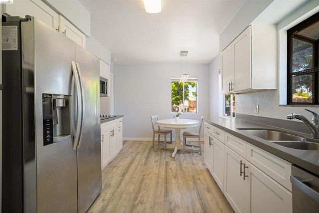2726 Rheem Ave, Richmond, CA 94804