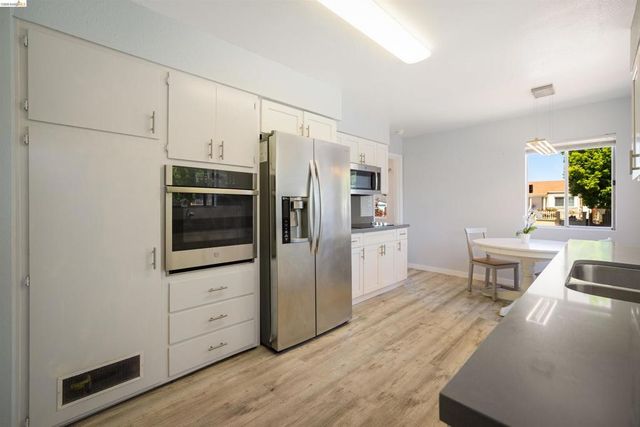 2726 Rheem Ave, Richmond, CA 94804
