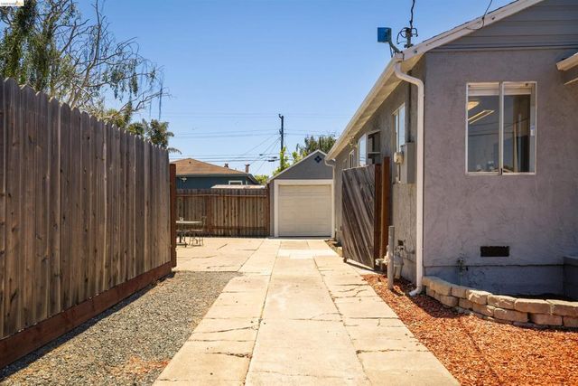 2726 Rheem Ave, Richmond, CA 94804