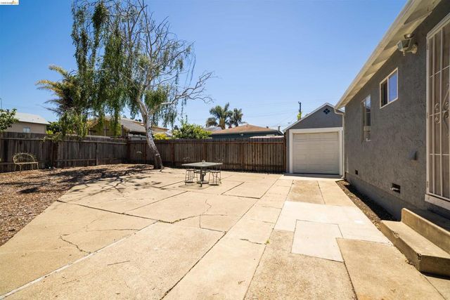 2726 Rheem Ave, Richmond, CA 94804