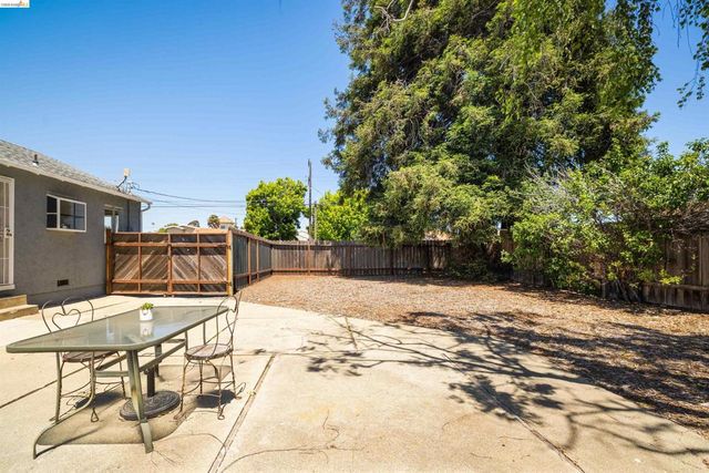 2726 Rheem Ave, Richmond, CA 94804