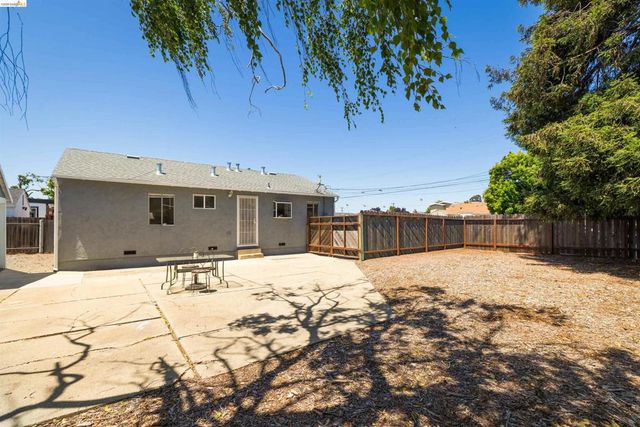 2726 Rheem Ave, Richmond, CA 94804