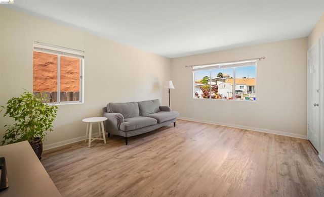 2726 Rheem Ave, Richmond, CA 94804