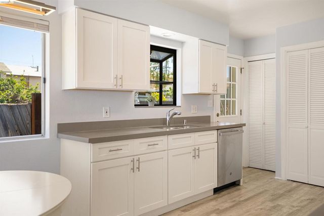2726 Rheem Ave, Richmond, CA 94804