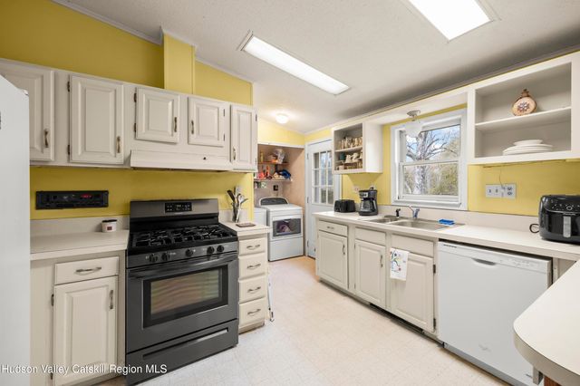 300 County Route 6, Germantown, NY 12526