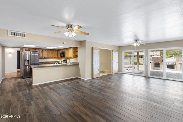 11844 S MAGIC STONE Drive, Phoenix, AZ 85044