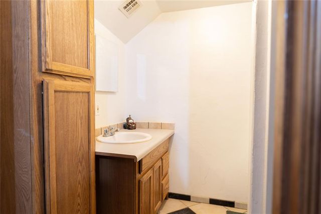 23876 160th Street, Maysville, OK 73057