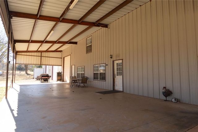 23876 160th Street, Maysville, OK 73057