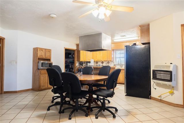 23876 160th Street, Maysville, OK 73057
