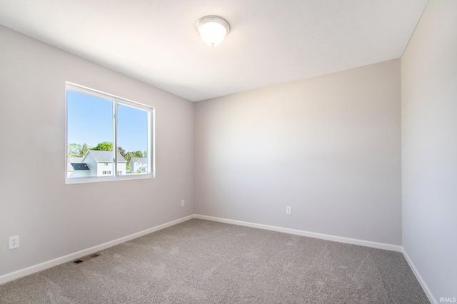 600 Daybreak Drive, Lakeville, IN 46536