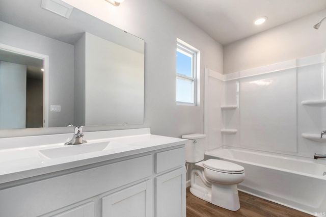 600 Daybreak Drive, Lakeville, IN 46536