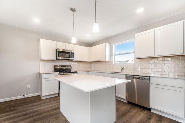 600 Daybreak Drive, Lakeville, IN 46536