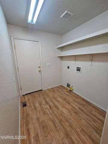 2399 Albatross Way, Sparks, NV 89441