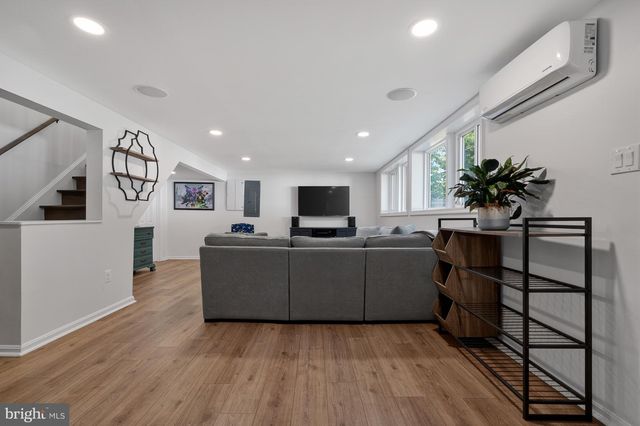 4401 ROUNDHILL RD, Alexandria, VA 22310