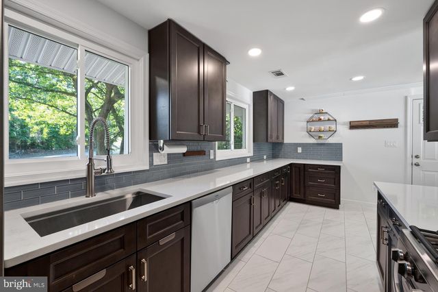 4401 ROUNDHILL RD, Alexandria, VA 22310