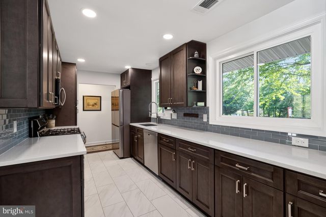 4401 ROUNDHILL RD, Alexandria, VA 22310