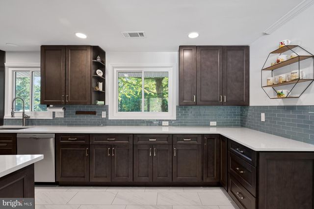 4401 ROUNDHILL RD, Alexandria, VA 22310