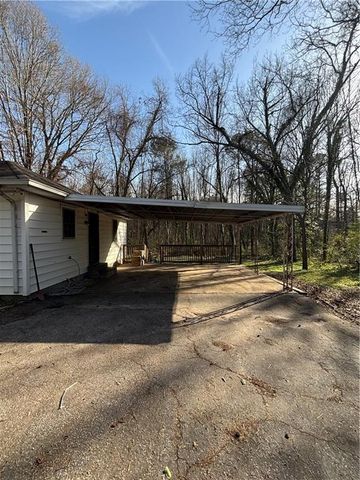 1027 N Born Road, Stone Mountain, GA 30088