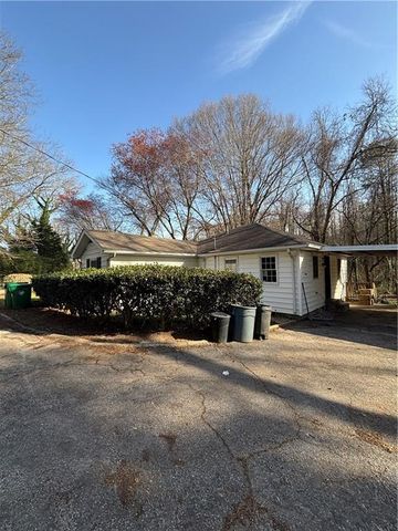 1027 N Born Road, Stone Mountain, GA 30088