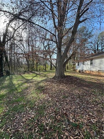 1027 N Born Road, Stone Mountain, GA 30088