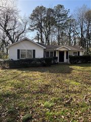 1027 N Born Road, Stone Mountain, GA 30088