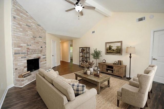 15738 Gatebriar Drive, Houston, TX 77489