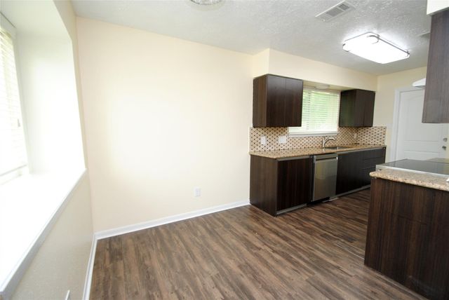 15738 Gatebriar Drive, Houston, TX 77489