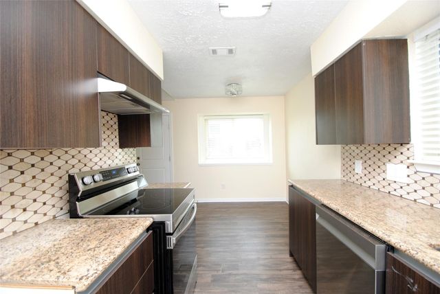 15738 Gatebriar Drive, Houston, TX 77489