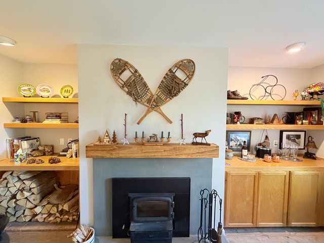 130 Upper Snow Creek Rd, Warren, VT 05674