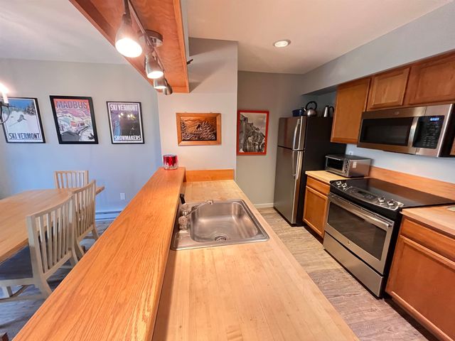 130 Upper Snow Creek Rd, Warren, VT 05674