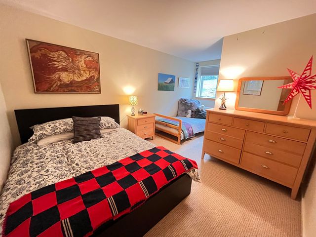 130 Upper Snow Creek Rd, Warren, VT 05674