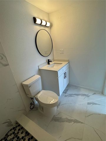 7712 W POWHATAN, Tampa, FL 33615