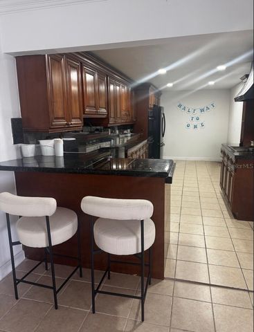 7712 W POWHATAN, Tampa, FL 33615