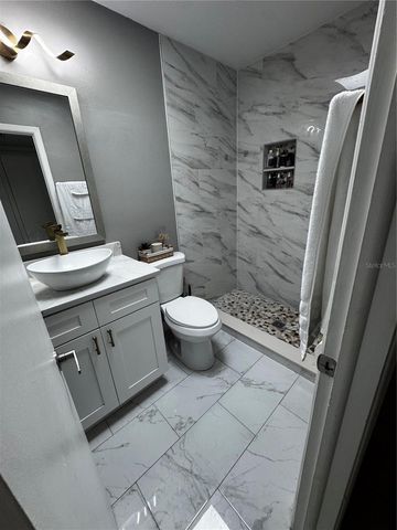 7712 W POWHATAN, Tampa, FL 33615