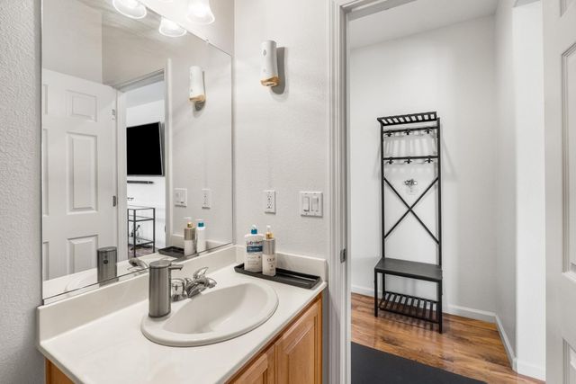 8710 McCade Lakes Dr, Stockton, CA 95212