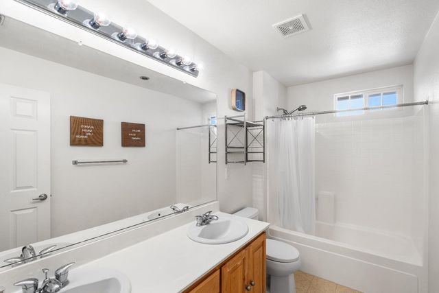 8710 McCade Lakes Dr, Stockton, CA 95212