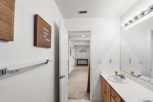 8710 McCade Lakes Dr, Stockton, CA 95212