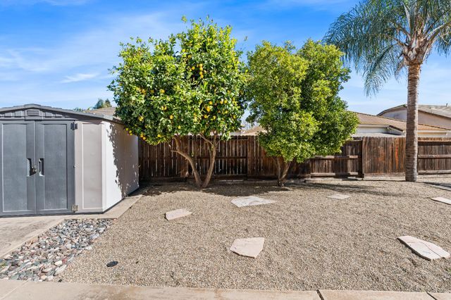 8710 McCade Lakes Dr, Stockton, CA 95212