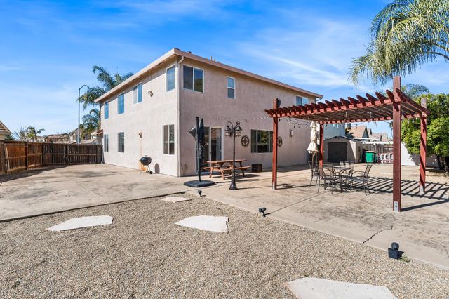 8710 McCade Lakes Dr, Stockton, CA 95212