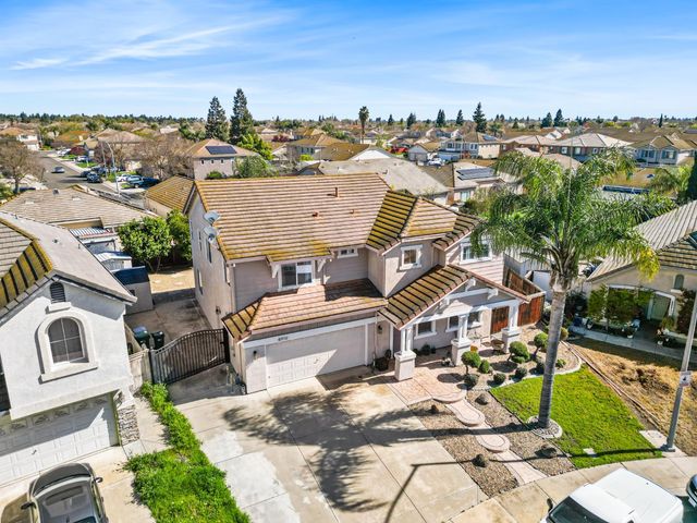 8710 McCade Lakes Dr, Stockton, CA 95212
