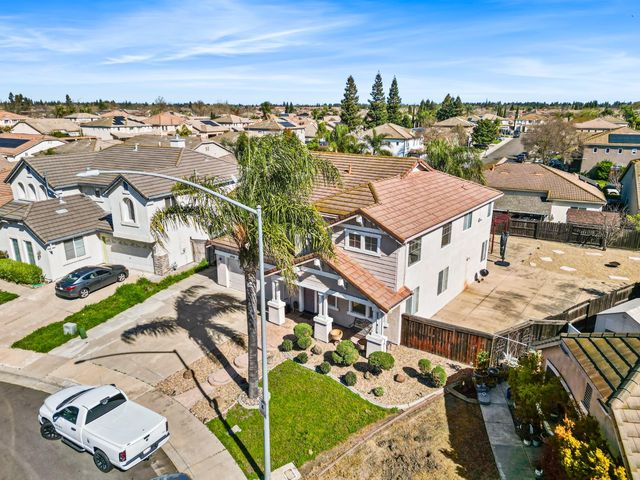 8710 McCade Lakes Dr, Stockton, CA 95212