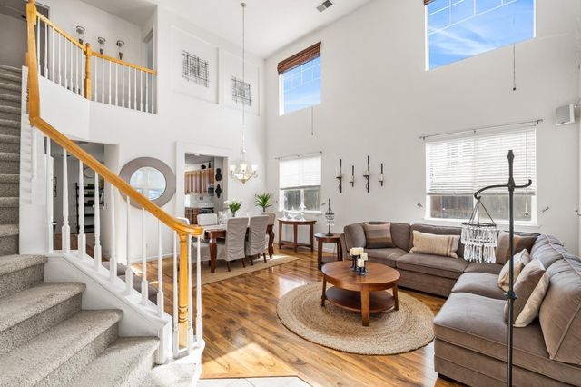 8710 McCade Lakes Dr, Stockton, CA 95212