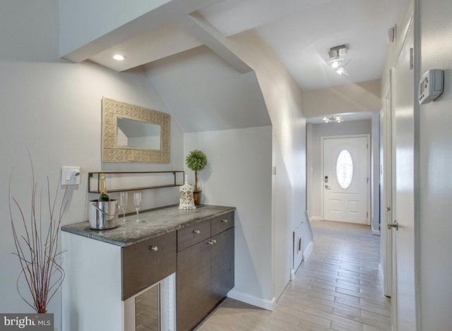 2182 MONAGHAN DR, Herndon, VA 20170