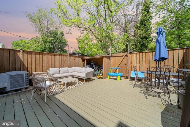 2182 MONAGHAN DR, Herndon, VA 20170