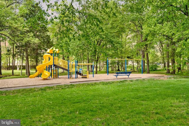 2182 MONAGHAN DR, Herndon, VA 20170