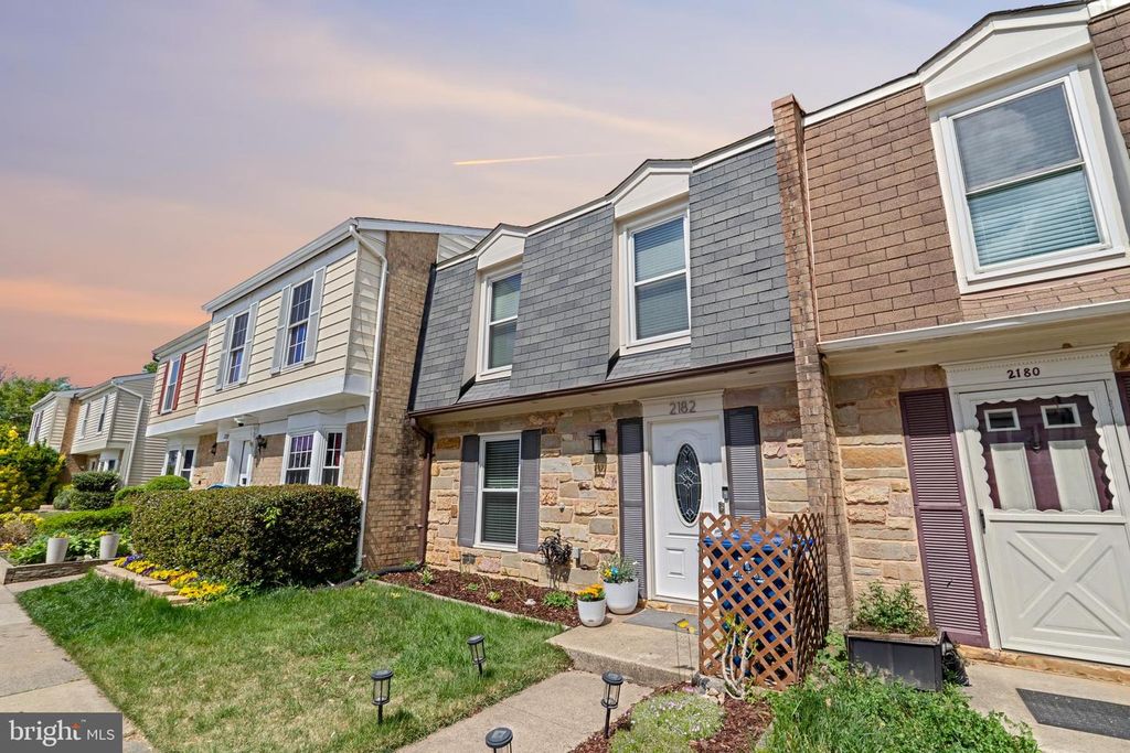 2182 MONAGHAN DR, Herndon, VA 20170