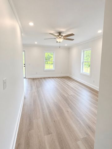 820 Pleasant Shade Hwy, Pleasant Shade, TN 37145