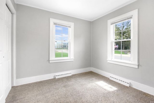 805 E Jefferson Avenue, Laporte, IN 46350